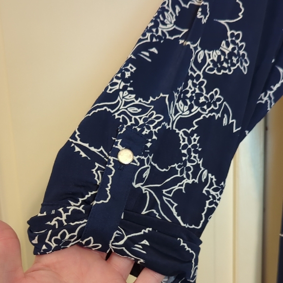 Floral Navy Blouse - Picture 4 of 8